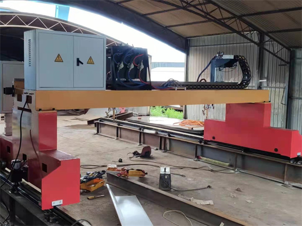 龍門數(shù)控等離子火焰切割機04